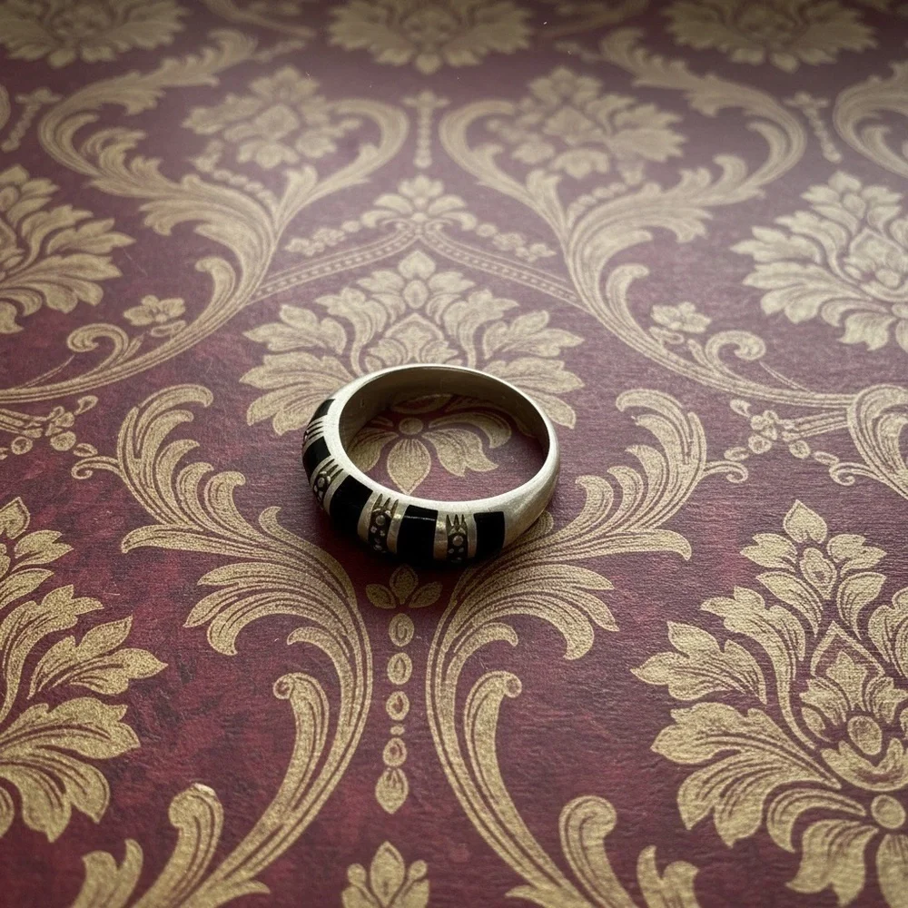 Onxy & Marcasite Size 7 Ring stamped 925​​​ - Picture 2 of 4